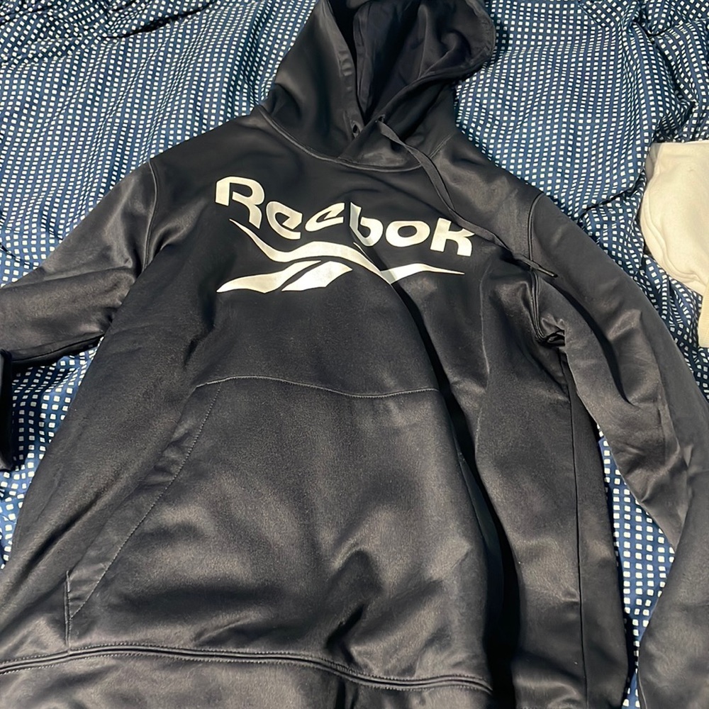 Rebook Size M Hoodie. Only worn once!!!
